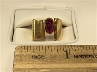 14K yellow gold ladies ring, with one oval ruby, t