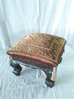 Vintage foot stool 9"x1'