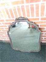 Vintage dresser mirror 25"x28"