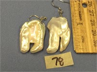 Pair of baroque pearl dangling earrings    (g 22)