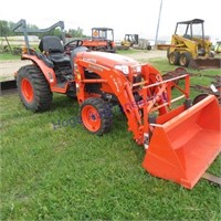 2010 Kubota B3200 HSD utility tractor w/loader