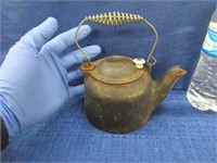 small antique wagner iron kettle (6in long)