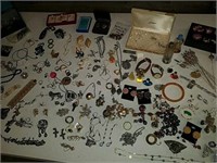 Large collection of vintage jewelry