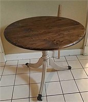 SMALL ROUND BREAKFAST TABLE