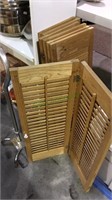 Set of two pairs of natural wood shutters, 8