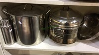 Shelf lot with four pieces of stainless steel
