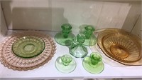 8 pieces of depression glass, 5 green glass