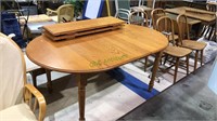Tom Sealy oak dining table with two leaves made