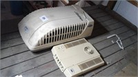 CARRIER RV ROOF AIR CONDITIONER (GOOD)