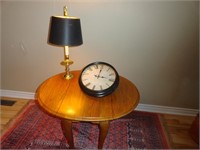 SMALL EXPANDABLE TABLE - CLOCK & LAMP