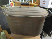 antique copper wash boiler (metal lid)