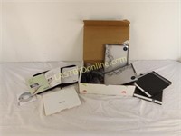 TABLET COMPUTER, 6 CHARGERS, 4 IPAD CASES