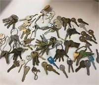 100 vintage asst metal keys