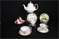 Royal Doulton, Shelly, Queen Anne Tea Cups & Pot