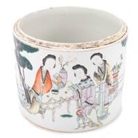 Chinese porcelain Famille Rose canister
