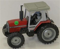 Ertl Massey Ferguson 3630 Tractor, 1/16