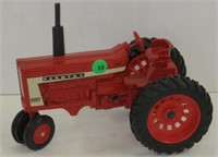 Scale Models Farmtoy 806 Tractor, 1/16