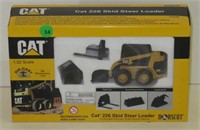 Norscot Cat 226 Skid Steer w/3 Attachments, 1/32