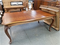 ABSOLUTELY STUNNING GOOD QUALITY DINING TABLE