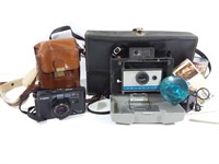 Caméra Canon AF35M et Polaroid Automatic 210