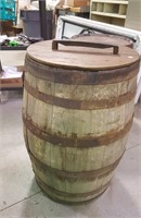 Oak  Whiskey Barrel with lid & solid bottom