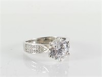 STERLING SILVER SOLITAIRE RING W ACCENTS