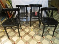 Lot de 4 chaises de bistro en bois vintage