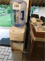 Primo electric water cooler w/ water jug