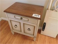 Drexel Heritage bedroom side chest, 1 drawer