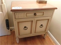 Drexel Heritage bedroom side chest, 1 drawer