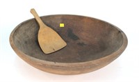 17" wood bowl with spatula