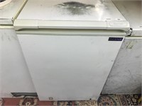 FISHER & PAYKEL CHEST TOP FREEZER