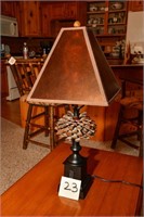 PINECONE TABLE LAMP