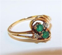 10k Gold Ring With Diamonds And Green Stones