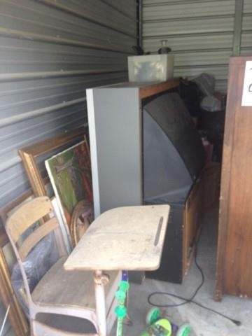 Online Storage Auction: Your Extended Attic