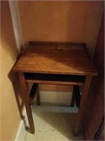 Telephone table made from quarter-sawn Oak that