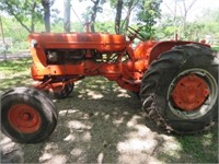 60's ALLIS CHALMERS TRACTOR  D14 WIDE FRNTEND RUNS