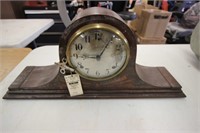 Mantel clock