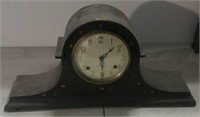 New Haven Clock Co. Mantle clock