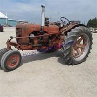 Case DC tractor, foot clutch