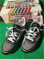 SKETCHERS SHOES FOR WOMEN WITH AIR COOLED SIZE 9.5