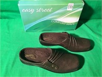 EASY STREET COMFORT WAVE FOOTWEAR FOR WOMEN 9.5
