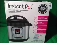 INSTANT POT 7 IN 1 PROGRAMMABLE PRESSURE COOKER