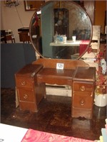 Vintage Wood 4 Drawer Dresser with Mirror