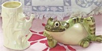 Brush McCoy Frog & Frog Brush Pot / Vase