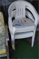 4-Plastic Lawn Chairs