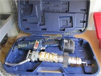 Lincoln 18v powered grease gun in case w/