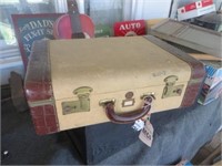 VINTAGE SUITCASE