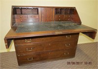 Mahogany work desk, circa 1795 owned by Josiah