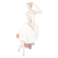 Lladro porcelain figure: Seated Ballerina